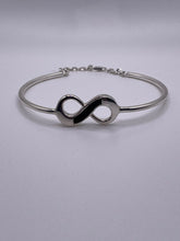 Load image into Gallery viewer, Infinity Wire Bracelet