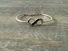 Load image into Gallery viewer, Infinity Wire Bracelet