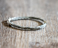 Load image into Gallery viewer, Bracelet with Horseshoe Bead