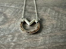 Load image into Gallery viewer, Hoofprint Necklace with chain
