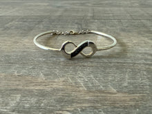 Load image into Gallery viewer, Infinity Wire Bracelet
